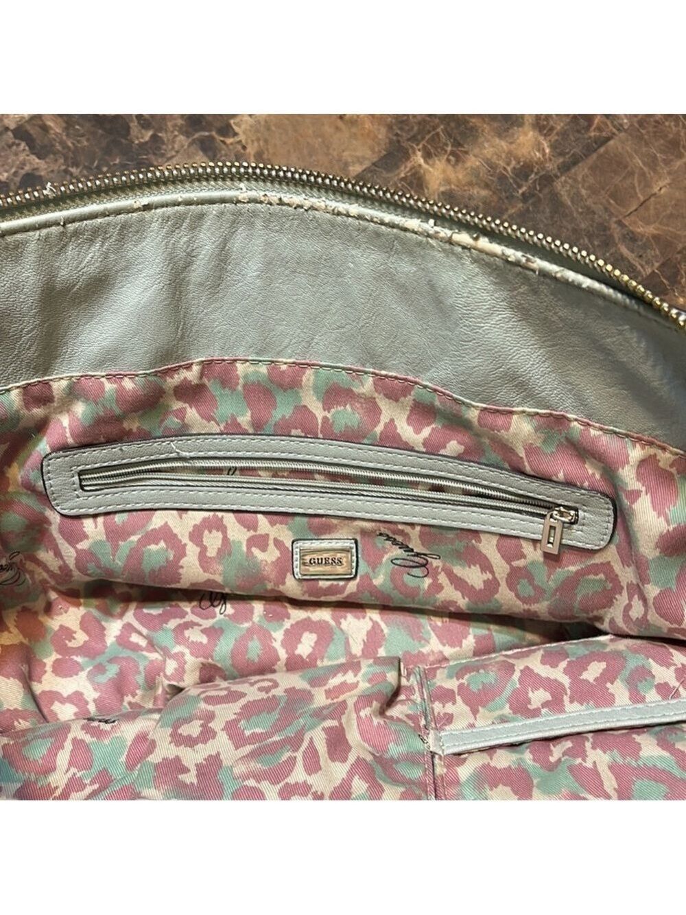 Guess Purse🥰🥰 - Picture 6 of 9